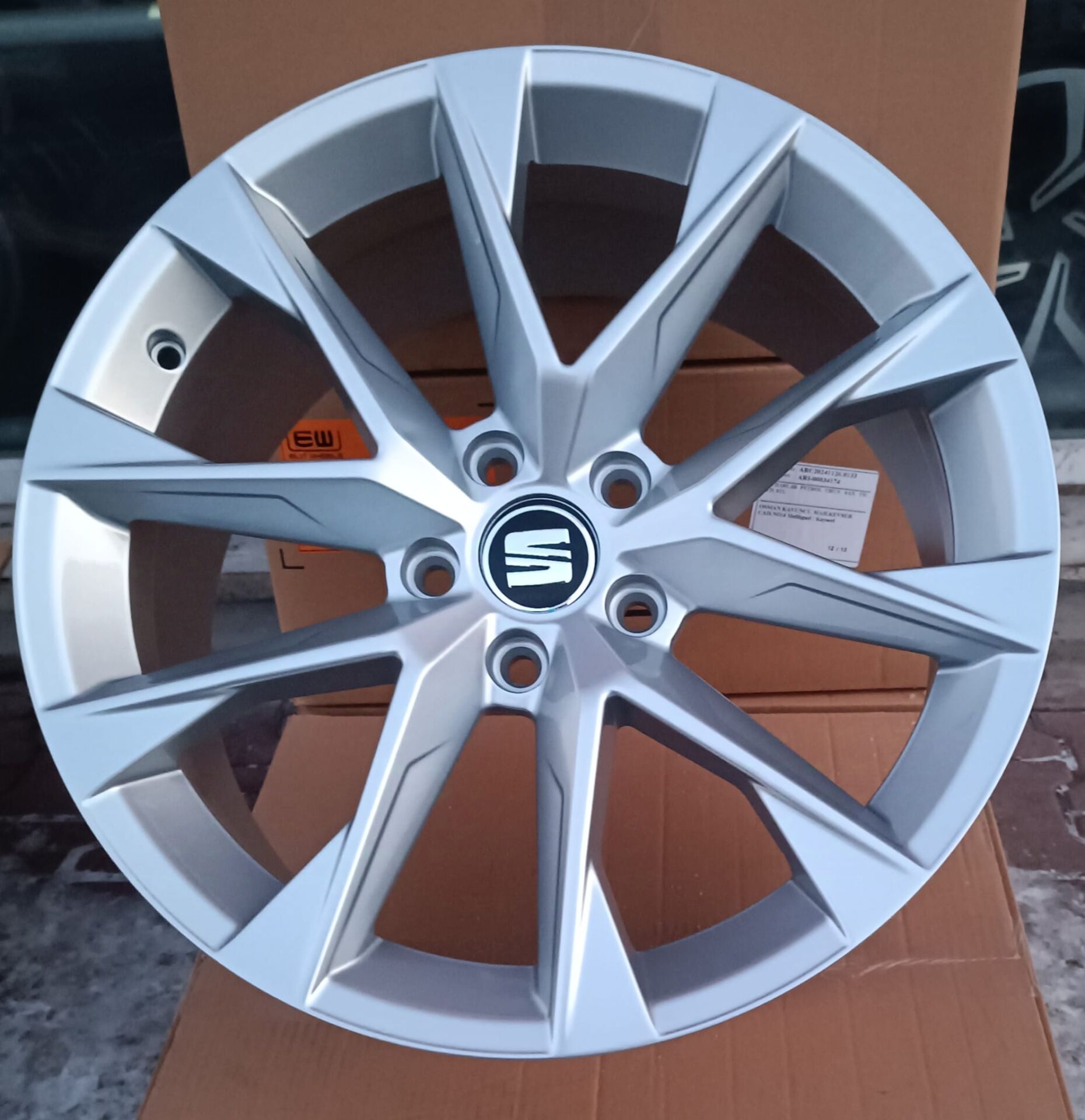 AKREP JANT 8.0X18 5X100 18inç ET:40 CB.57.1 SŞLVER JANT 4 ADET SEAT UYUMLU JANT