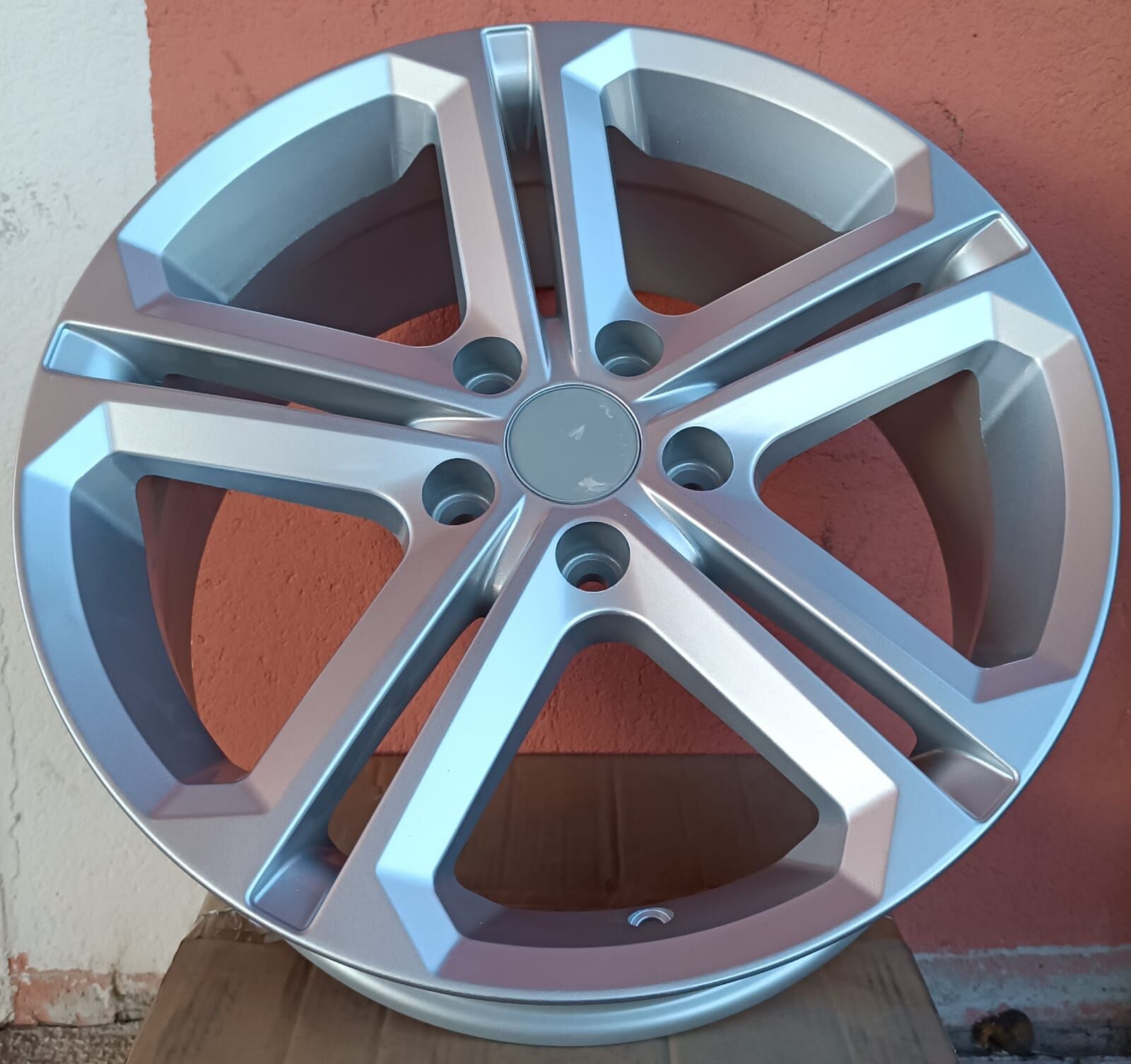 17 MALLORY JANT-7.5X17 5X108 17 inç ET.35 CB.67.1 SİLVER JANT 4 ADET PEUGEOT CTROEN FORD UYUMLU JANT