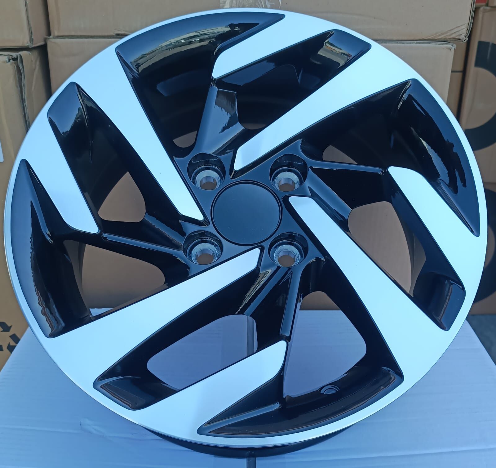 6.5X15 4X100 15 inç ET.35 CB.67.1 BLACK DİAMOND JANT 4 ADET FİAT-RENAULT-DACİA-HONDA-HYUNDAİ-TOYOTA-NİSSAN-KİA UYUMLU